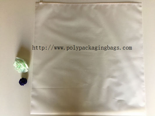 Reclosable Gravure การพิมพ์ Frosted CPE เสื้อบรรจุภัณฑ์ถุงเสื้อผ้า Ziplock Bag